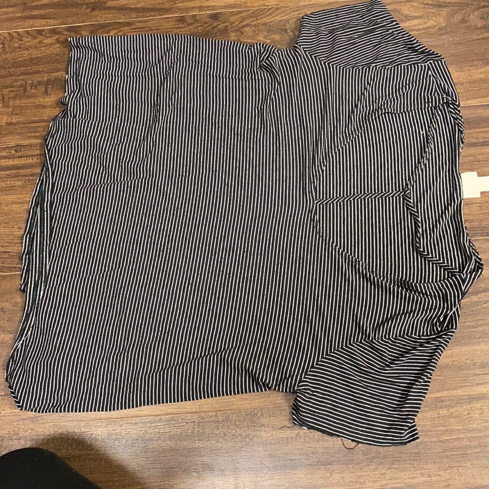 Mossimo striped shirt sleeve fun front top
